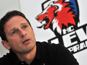 KHL iekaro Eiropu. Jaunie karodziņi līgas ēdienkartē 2012-06-13_sejejs_hc_lev_praha_gm_2012_maijs_sport_ihned_cz