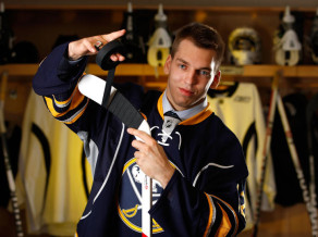 Par dimantiem, rubīniem un ne tikai. „Hokeja talantu parāde – 2012” 2012-06-28_girgensons_2012_06_22_draft_no_sabres_nhl_com_n7