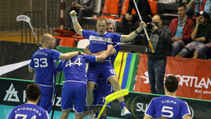 Video: Latvijas čempionāts florbolā - te viss ir pa īstam!