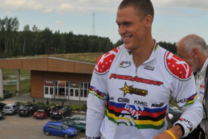 Štrombergs sezonu noslēdz ar uzvaru
