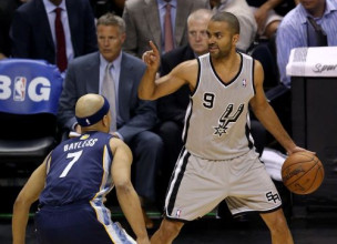 "Spurs" ar kluba tālmetienu rekordu un izcilu aizsardzību sagrauj "Grizzlies"