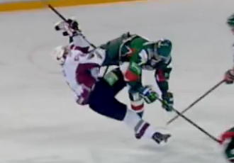 Video: KHL sezonas labākie spēka paņēmieni