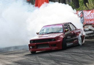 Video: Latvijas drifta 2013.gada sezonas atklāšana Video: Latvijas drifta 2013.gada sezonas atklāšana