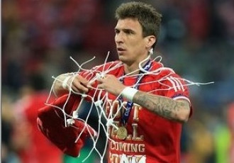 Video: Mandžukičs pazaudē Čempionu līgas medaļu Video: Mandžukičs pazaudē Čempionu līgas medaļu