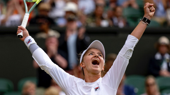 Krejčīkova apspēlē Paolīni un triumfē Vimbldonas čempionātā