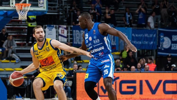 Vittoria devastante per l’arciere, Miškas 24 punti nel secondo campionato italiano – Basket – Sportacentrs.com