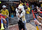 PK ceturtdaļfinālu laikā Kolumbijā aizliedz alkoholu, miltus un bārdas putas