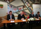 Paraksta līgumu par Latvijas Jaunatnes olimpiādi Valmierā un Cēsīs