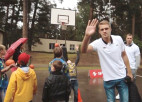 Video: Frenkijs un izlases basketbolisti Dziesmu un Deju svētkos