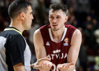 Video: Latvijas basketbolisti PK kvalifikācijā sāk ar dramatisku zaudējumu Serbijai