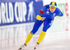 Ātrslidotājs Van der Pēls labo pasaules rekordu 5000 metru distancē