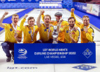 Zviedrijas kērlingisti nodrošina sev ceturto pasaules čempionu titulu pēc kārtas