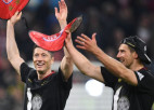 Minhenes "Bayern" sakauj Dortmundi un iegūst desmito Bundeslīgas titulu pēc kārtas