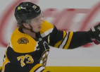 Video: "Bruins" uzbrucējs triumfē NHL nedēļas vārtu topā