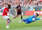 Hāverca debijā "Arsenal" neuzvar Vācijas 2. Bundeslīgas lejasgala klubu
