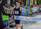 "Līvenhofas skrējienā" spraigā cīņā ar Serjoginu Bogdanovs uzstāda Latvijas rekordu jūdzē