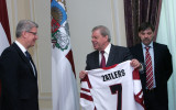 Foto: Latvijas hokeja izlase viesojas pie Valsts prezidenta