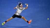 Federers emocionālā spēlē pieveic Nadalu ''Australian Open'' finālā