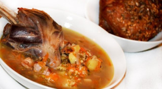 Jēra zupa ar zaļajām ķīnas pupiņām