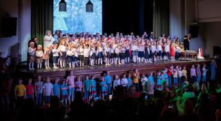 Notiks tradicionālie bērnu dziedāšanas svētki “Mīlestības diena Latvijai” – koncertuzvedums “Mūsu mīļvārdiņi”