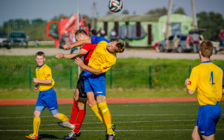 Foto: FK "Smiltene BJSS" atzīst JFK "Saldus" pārākumu