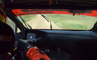 Video: Lietuviešu rallija pilotam pie liela ātruma nokrīt stūre