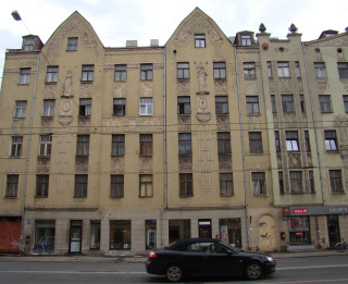 Nehermētiska māja laiž vējā naudu