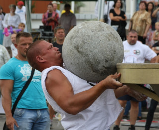 Video: Spēkavīru amatieru čempionāta noslēguma posms