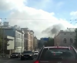 Video: Aktuāls video no ugunsgrēka Rīgas centrā
