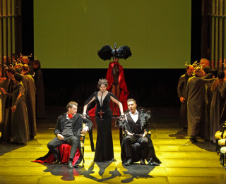 8. decembrī Latvijas Nacionālajā operā notika Pētera Čaikovska operas “Jevgeņijs Oņegins” jauniestudējuma pirmizrāde