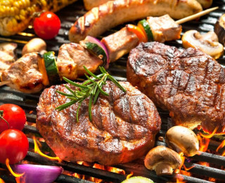 Kā pagatavot grilēto ēdienu karali – mutē kūstošu steiku