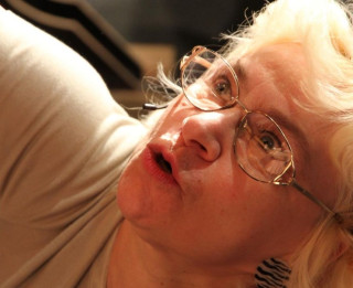 Video: Leļļu teātra aktrisei Silvijai Biterei 75. Priekā, krustmāte Agate!