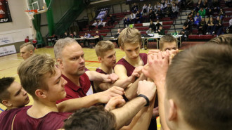 Foto: Baltijas jūras kausa izcīņā Latvijas U18 puiši pēdējā sekundē atzīst Zviedrijas pārākumu