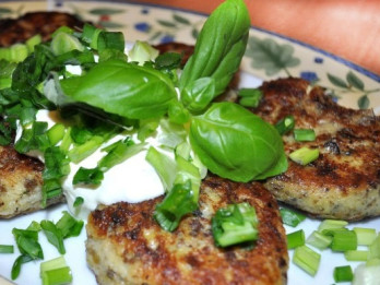 Taupīgas saimnieces virtuve. Pelmeņu plācenīši