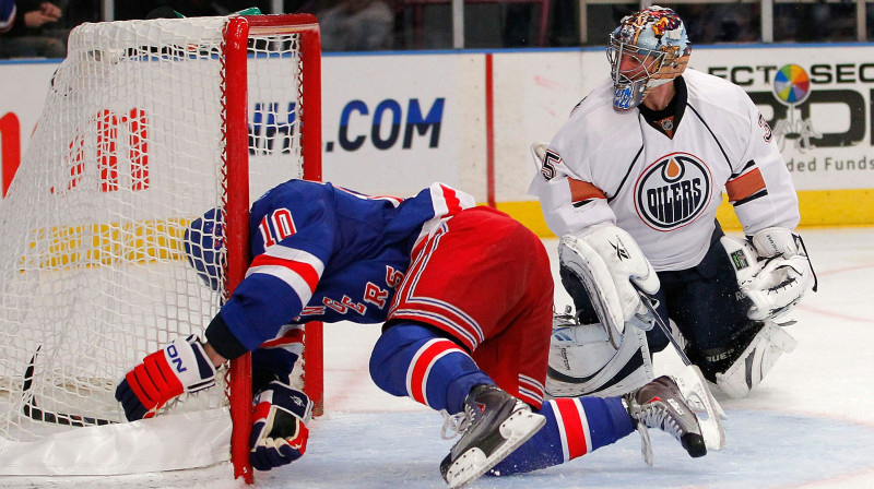 No nākamās sezonas NHL vārti var kļūt "plānāki".
Foto: AP/Scanpix