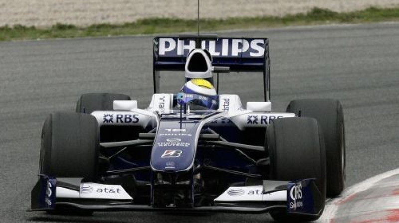 Niko Rosbergs pirmajos trebniņos bija ātrākais
Foto: AP