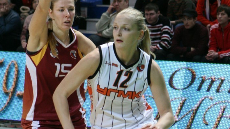 Zane Tamane aizsardzībā
Foto: www.orenbasket.ru