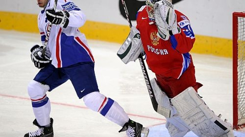 Aleksandrs Jerjomenko Krievijas izlases vārtos
Foto: AFP