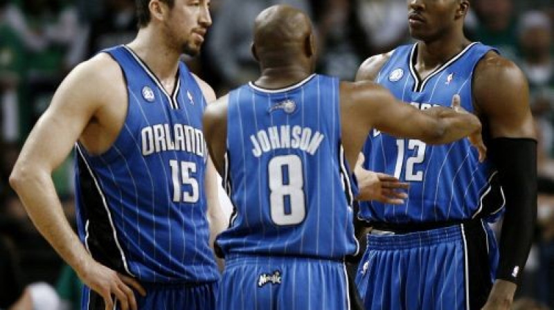 Magic lielākais spēks - Hedo Turkoglu un Dvaits Hovards 
Foto: AP