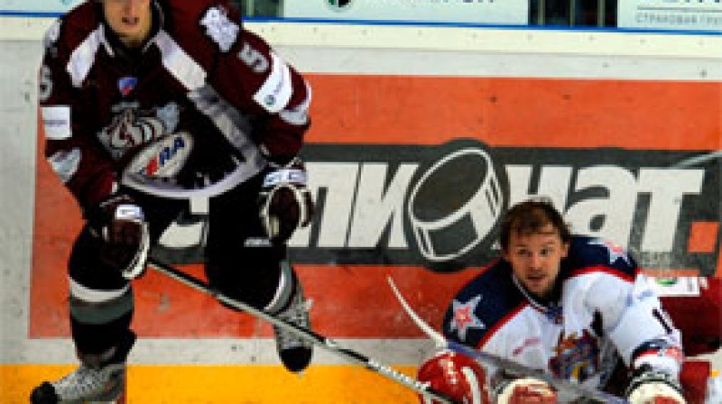 Vai nākamsezon "Dinamo" spēs nolikt "CSKA" uz ledus?
Foto, Romāns Kokšarovs, f64