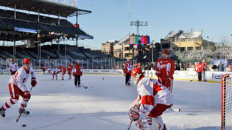 Detroitas "Red Wings" treniņš atklātā laukumā
Foto: AP