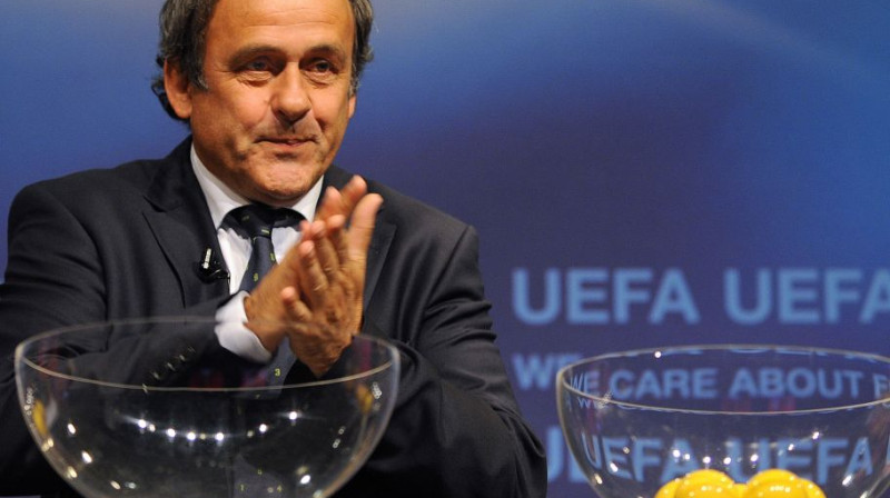 UEFA prezidents Mišels Platīni šodien izlozē Nionā
Foto: AFP