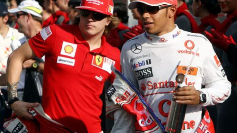 Vai Kimi Raikonens un Luiss Hamiltons nākamgad būs komandas biedri?
Foto: PA Wire