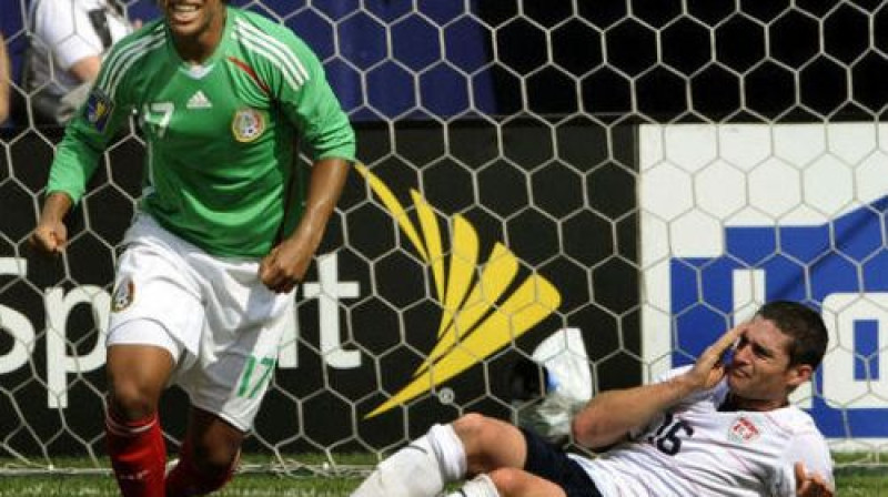 Dos Santoss Meksikas futbola izlases formā.
Foto: AFP