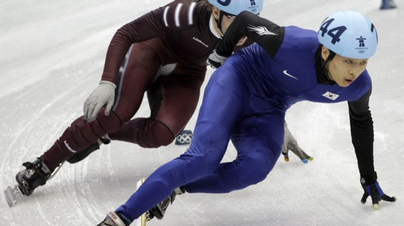 Finišē Si-Baks Suņs un Haralds Silovs. 
Foto: Scanpix Sweden