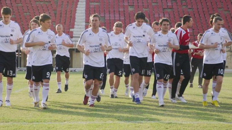 Latvijas futbolisti trenējas Angolā
Foto: Mārtiņš Hartmanis, LFF