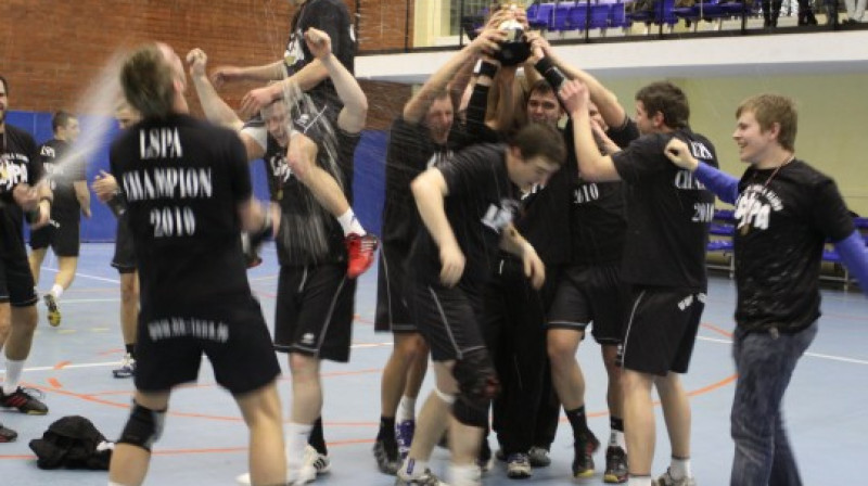 Latvijas čempionu titulam "LSPA" pievienojuši arī Latvijas kausu