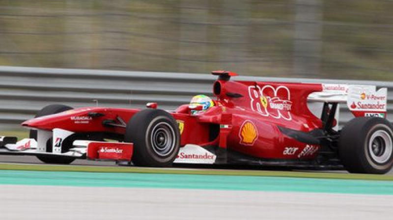 "Ferrari" pilots Felipe Masa Turcijas sacīkšu laikā
Foto: AP/Scanpix