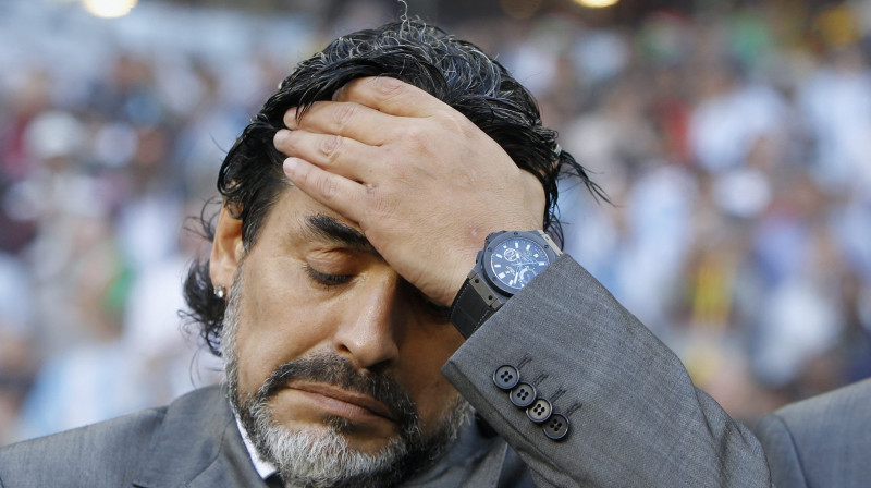 Djego Maradona pēc kaunpilnā zaudējuma vāciešiem nesteidzās pamest Argentīnas izlases galvenā trenera amatu.
Foto: AP