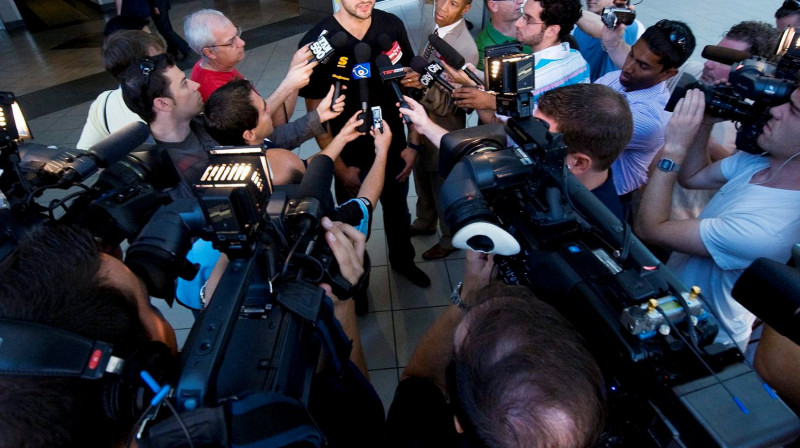 Lins Kleiza atbild uz žurnālistu jautājumiem
Foto: AP/Scanpix